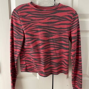 red and gray tiger striped print long sleeve top